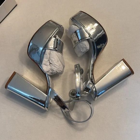 Larroudé Dolly Sandal In Silver Specchio - Picture 5 of 10